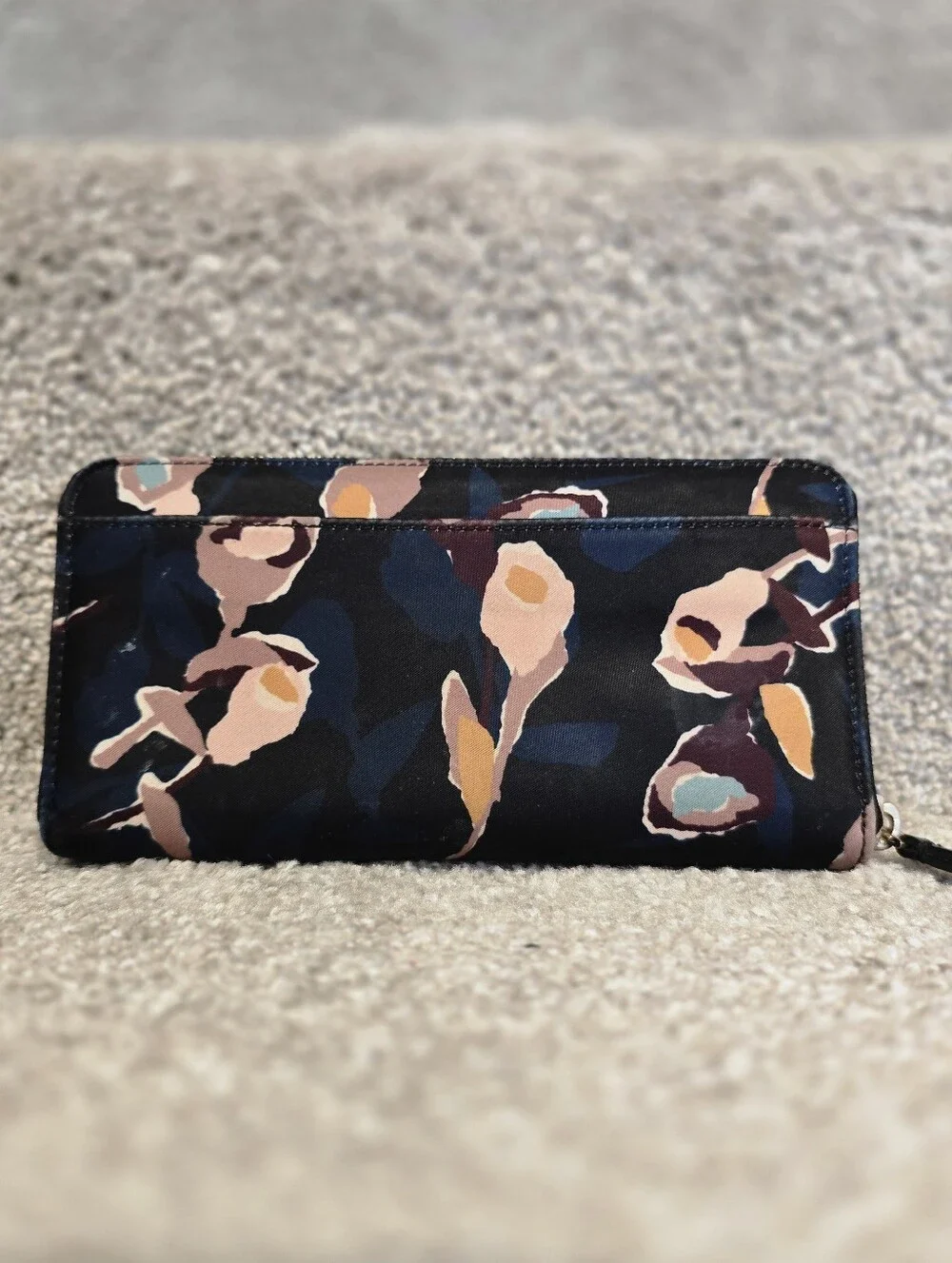 Kate Spade Floral Zip-Around Wallet in Navy and Blush - Picture 2 of 6
